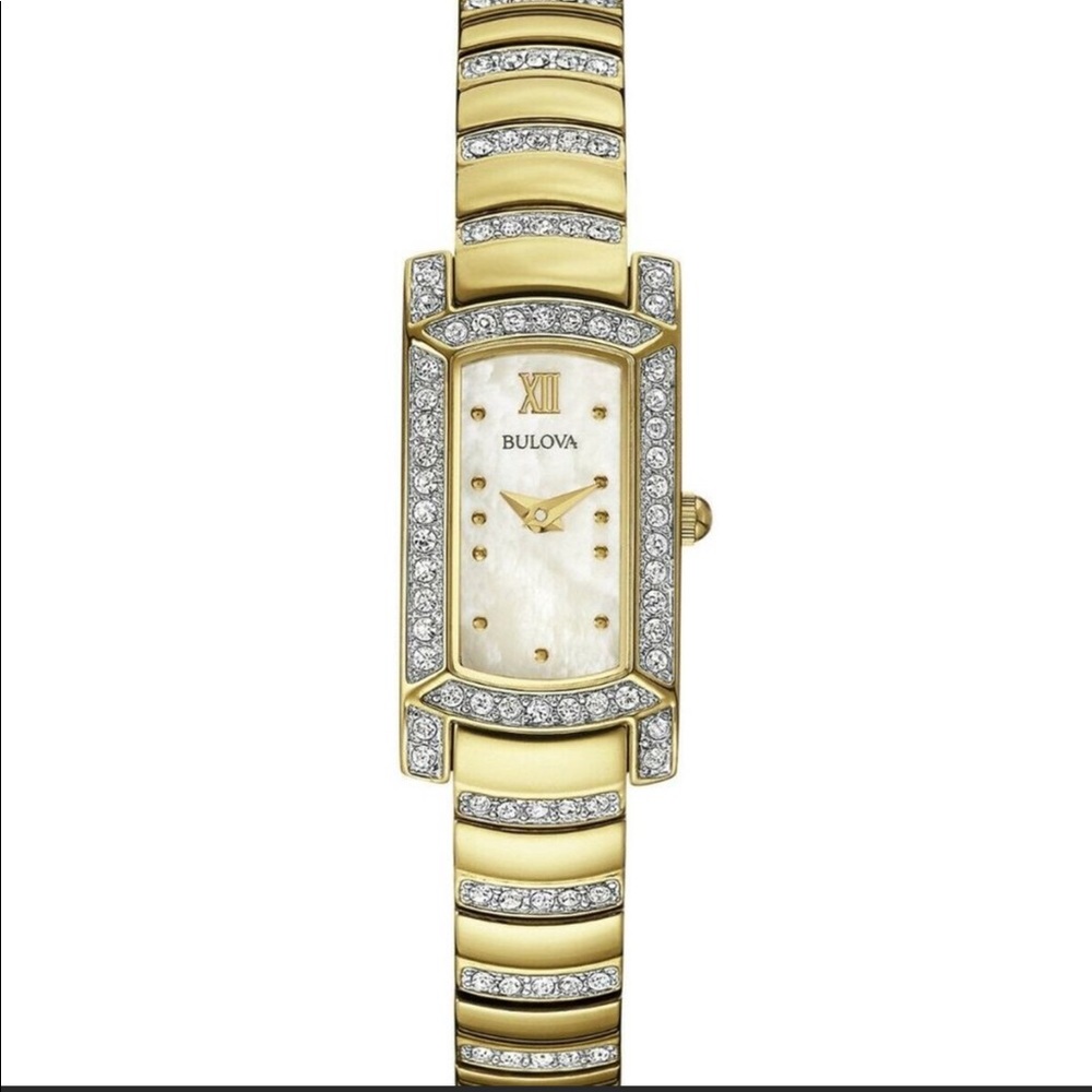 📛Bulova Crystals gold watch